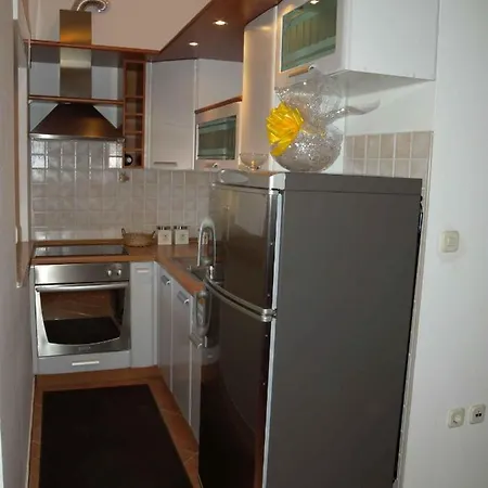 16 Apartment Stinjan