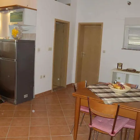 16 Apartment *
