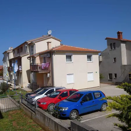 Apartment 16 Stinjan